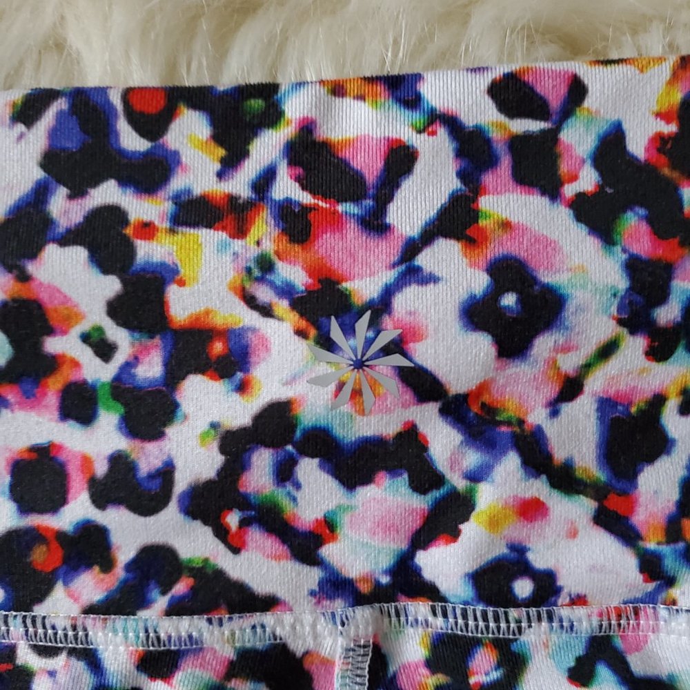 Athleta High Rise Watercolor Chaturanga Capri Leggings Size XL - Picture 9 of 15